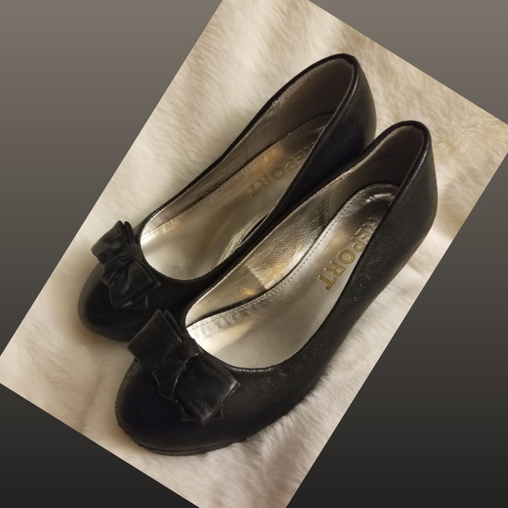 Girl's Black Wedge Heels